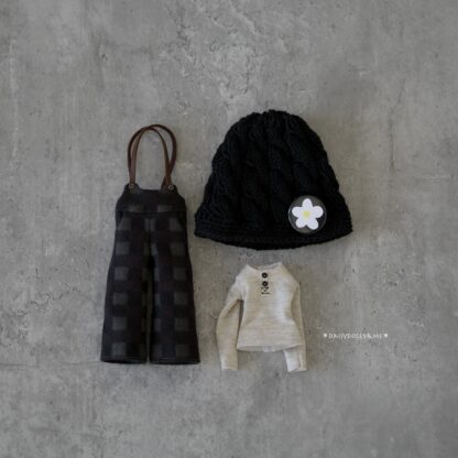 Long Sleeve T-shirt, Wide Pants with Straps, Knitted Hat, Original Pin button