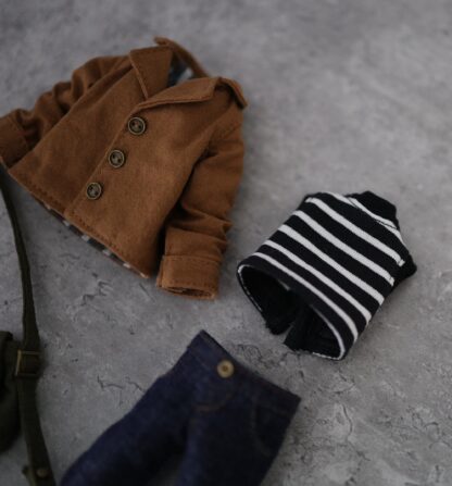 Single Breasted Blazer, Sleeveless Crop top, Skinny Denim Jeans, Messenger Bag - Image 4