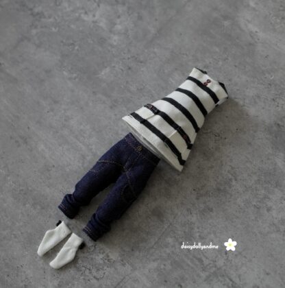 Sleeveless long knit top, Crop Jeans, Ankle Socks - Image 5