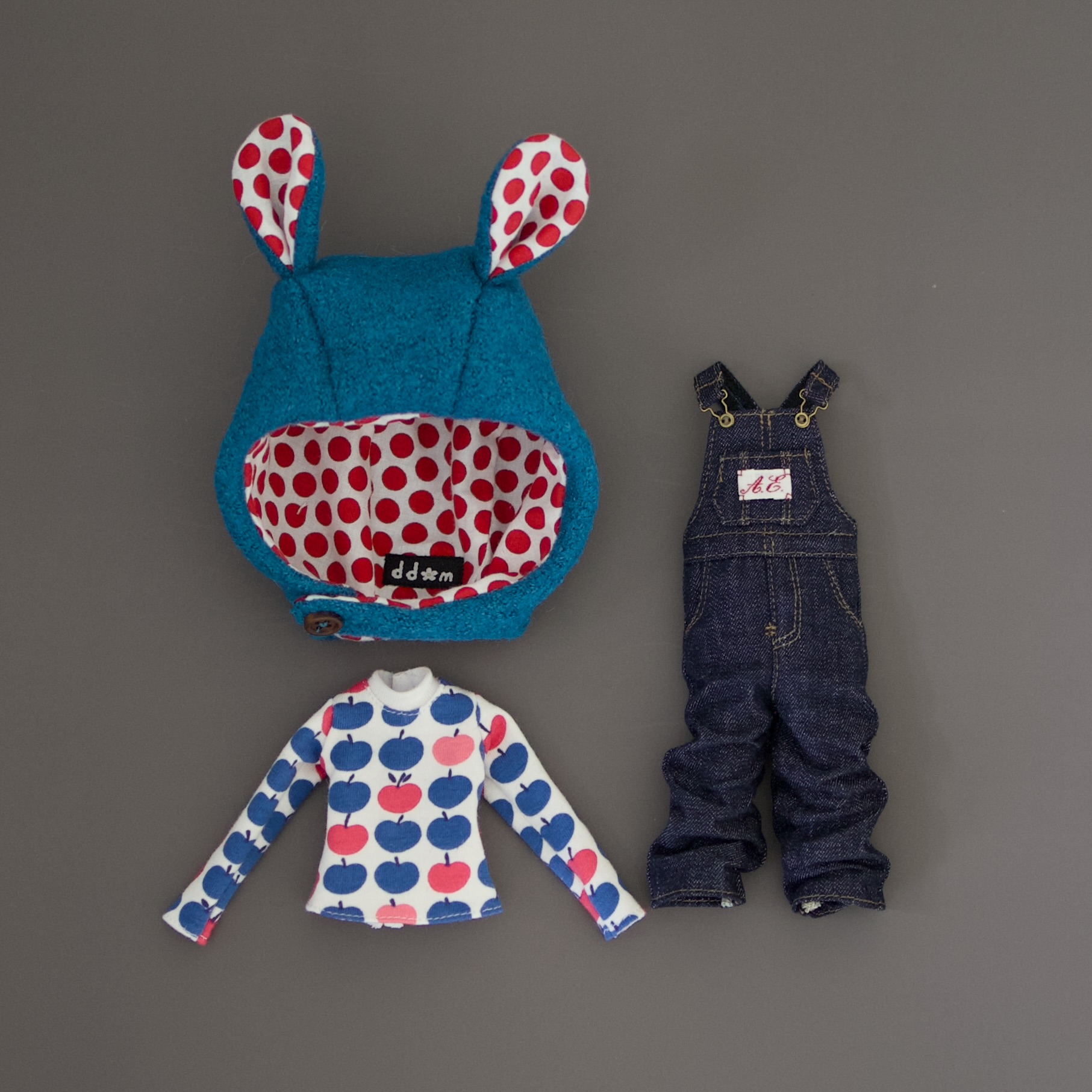 Animal Helmet, Long Sleeve T-shirt, Overall - Image 4