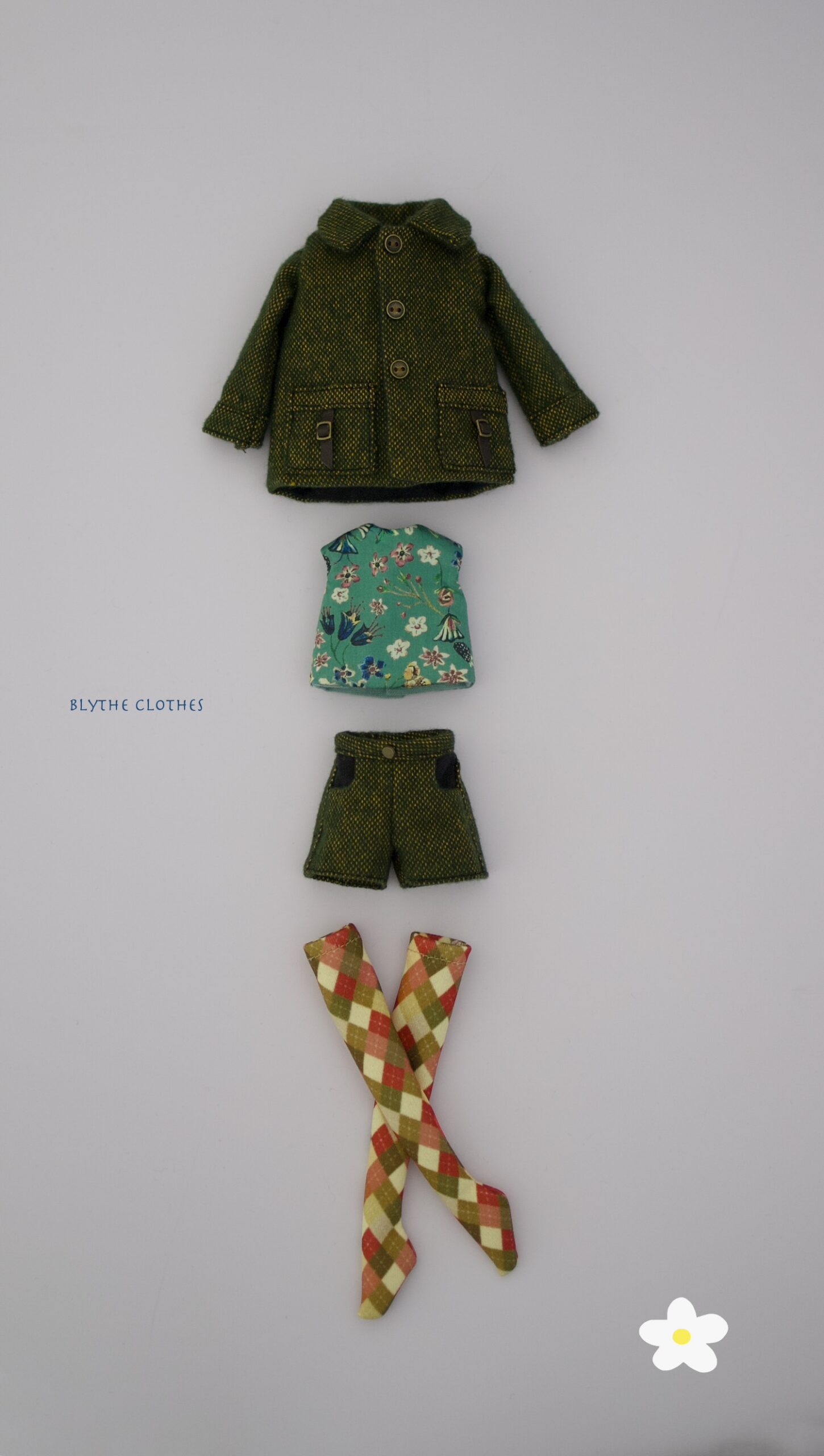 Blythe or Landoudou Doll outfit (4 items) - Image 2